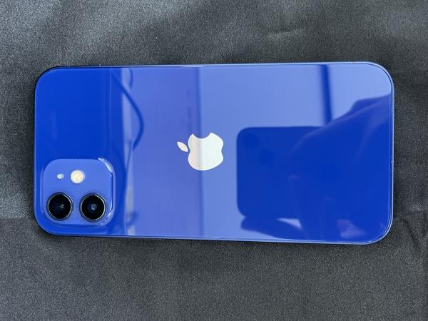 Apple iPhone 12