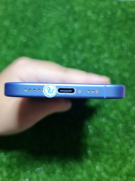 Apple iPhone 16