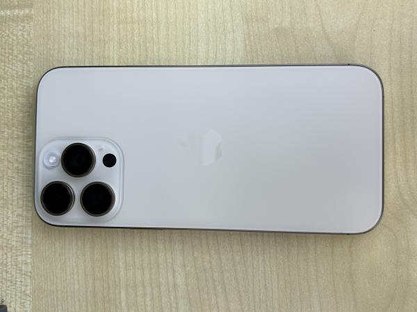 Apple iPhone 16 Pro Max