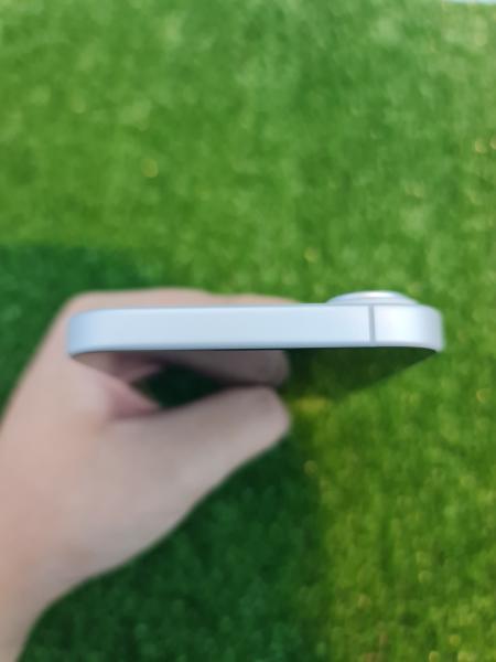Apple iPhone 16