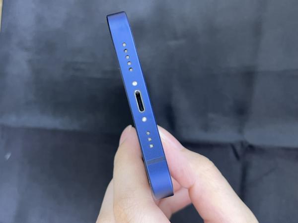 Apple iPhone 12