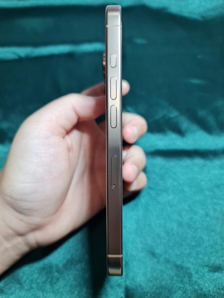 Apple iPhone 16 Pro