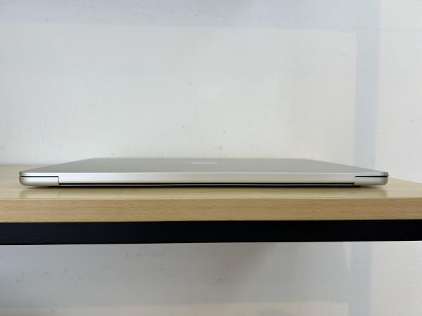 MacBook AIR 14INCH M2