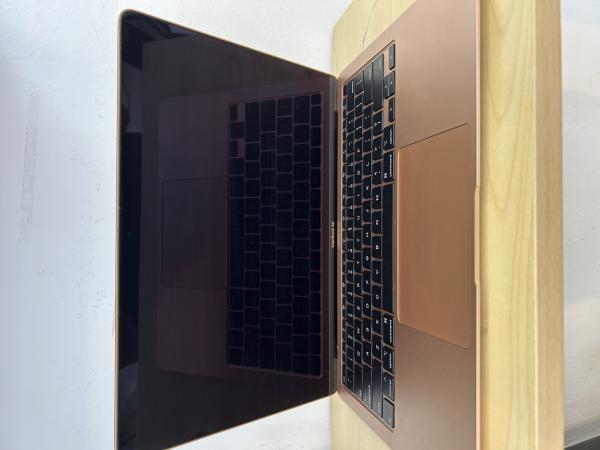 MacBook AIR RETINA 13-INCH 2020